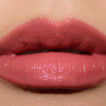 Cle de Peau Chenille (12) Radiant Liquid Rouge