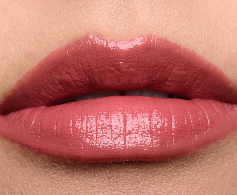 Cle de Peau Chenille (12) Radiant Liquid Rouge
