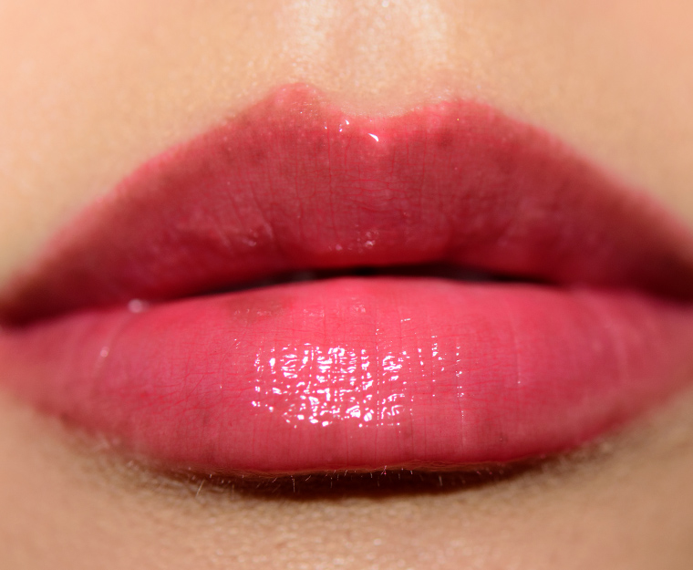 <p class="text-center">Laura Mercier Vivien Lip Glace</p>
