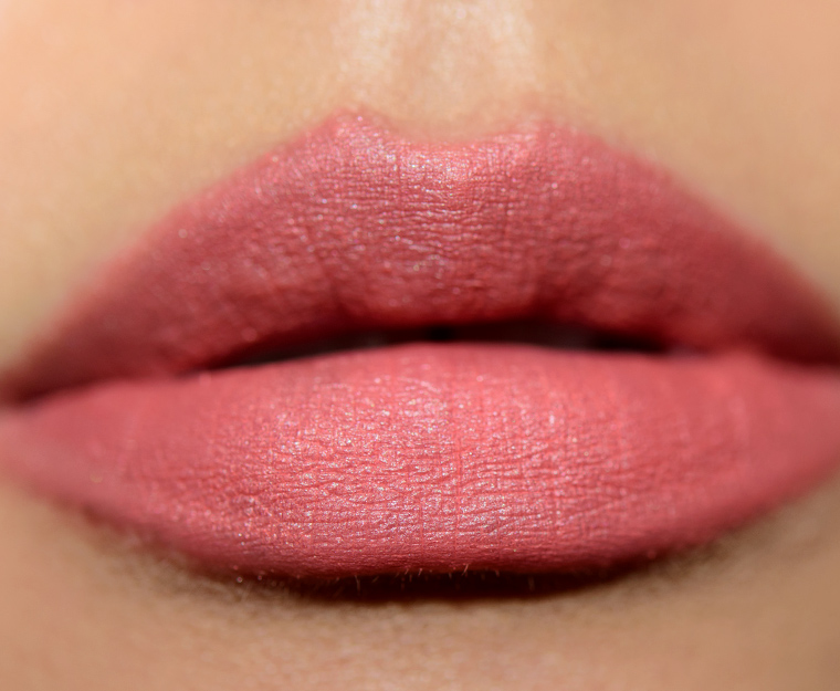 <p class="text-center">Laura Mercier Catherine Velour Lovers Lip Colour</p>