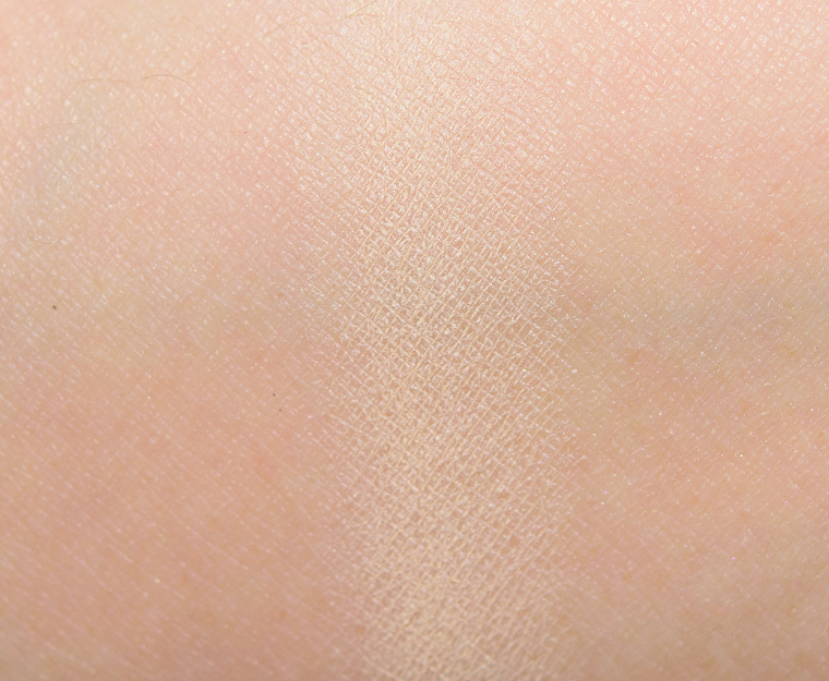 <p class="text-center">Lancome Queen's Lace Color Design Eyeshadow</p>