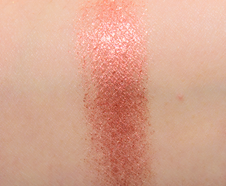 <p class="text-center">Huda Beauty Rose Gold Textured Shadow</p>