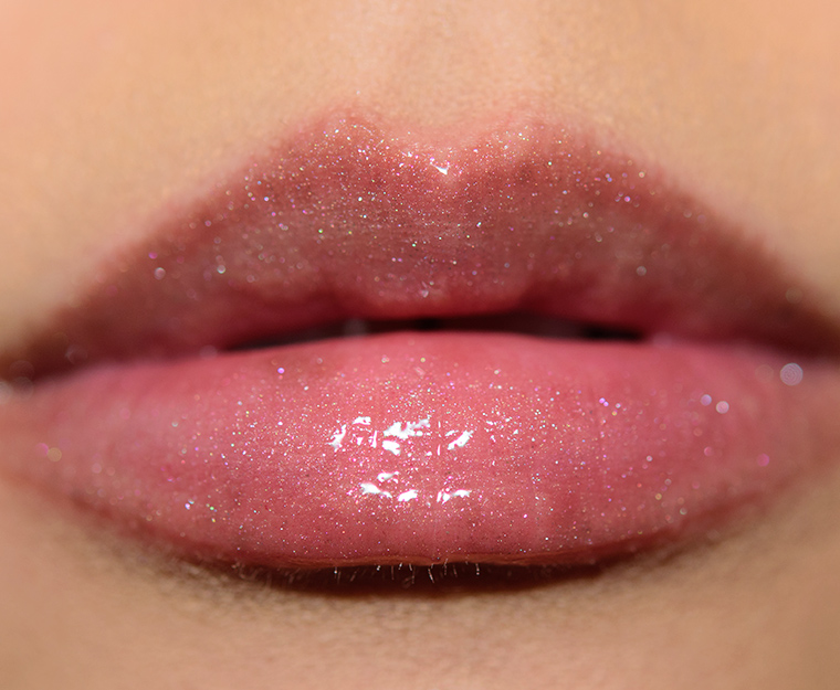 <p class="text-center">MAC Dreamlover Lipglass</p>