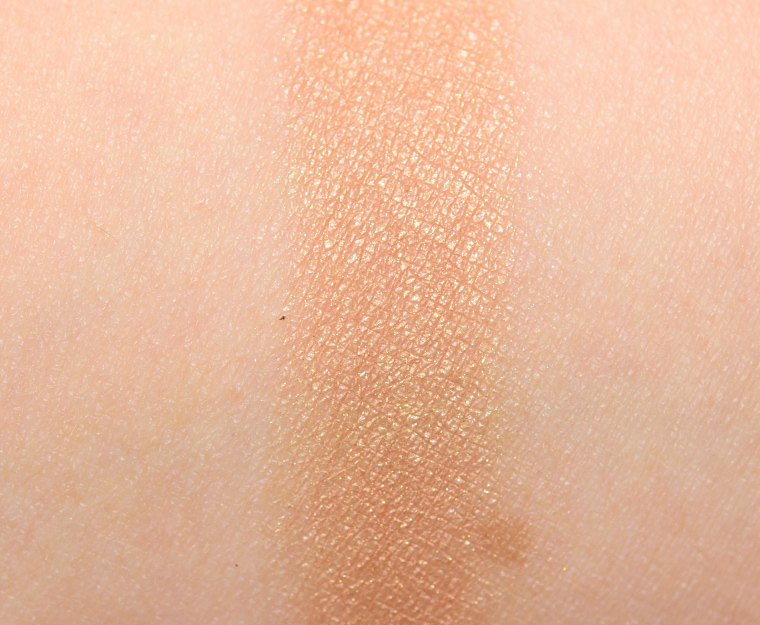 <p class="text-center">MAC Can't Escape Me Eyeshadow</p>