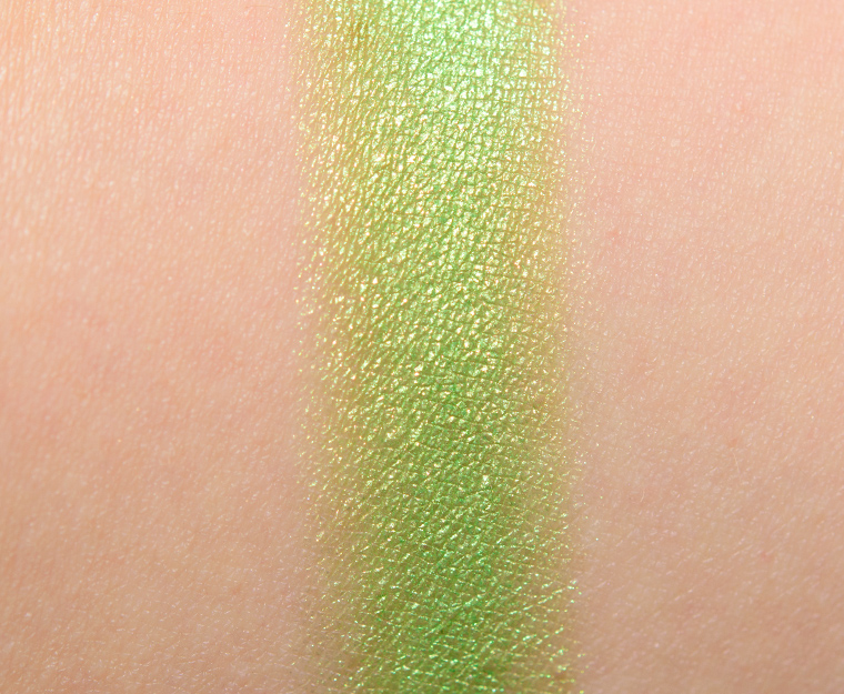 <p class="text-center">Coloured Raine Bay Breeze Eyeshadow</p>