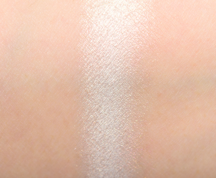 <p class="text-center">Coloured Raine Clutch Pearls Eyeshadow</p>