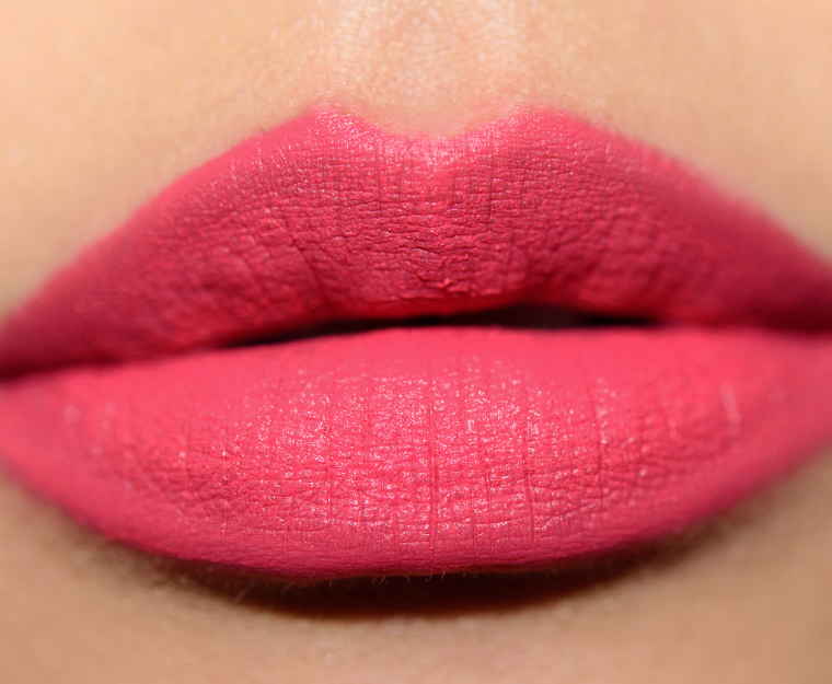 <p class="text-center">Makeup Geek Chatterbox Plush Lip Matte</p>