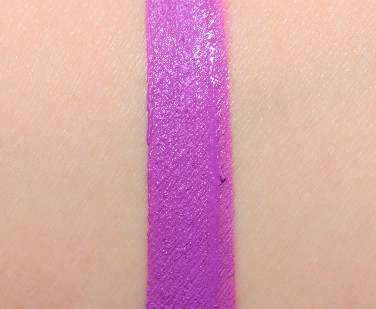 <p class="text-center">Makeup Geek Daredevil Plush Lip Matte</p>