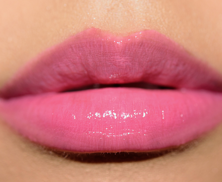 <p class="text-center">Too Faced Peach, Please! Sweet Peach Creamy Peach Oil Lip Gloss</p>