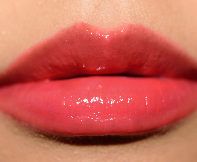 <p class="text-center">Too Faced Tickle-Me-Peach Sweet Peach Creamy Peach Oil Lip Gloss</p>