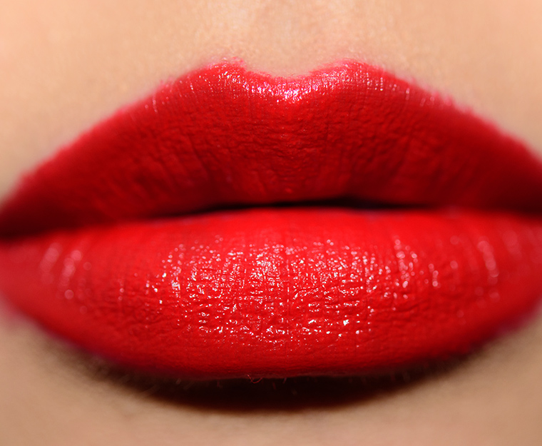 <p class="text-center">Burberry Military Red Liquid Lip Velvet</p>
