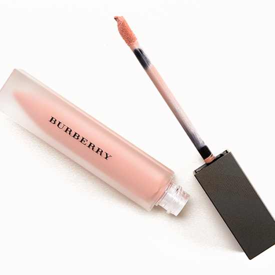 Burberry Light Nude (01) Liquid Lip Velvet