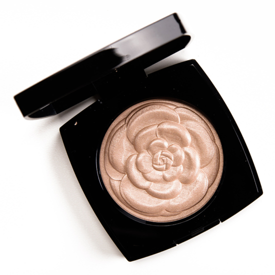 Chanel Camelia de Chanel Illuminating Powder