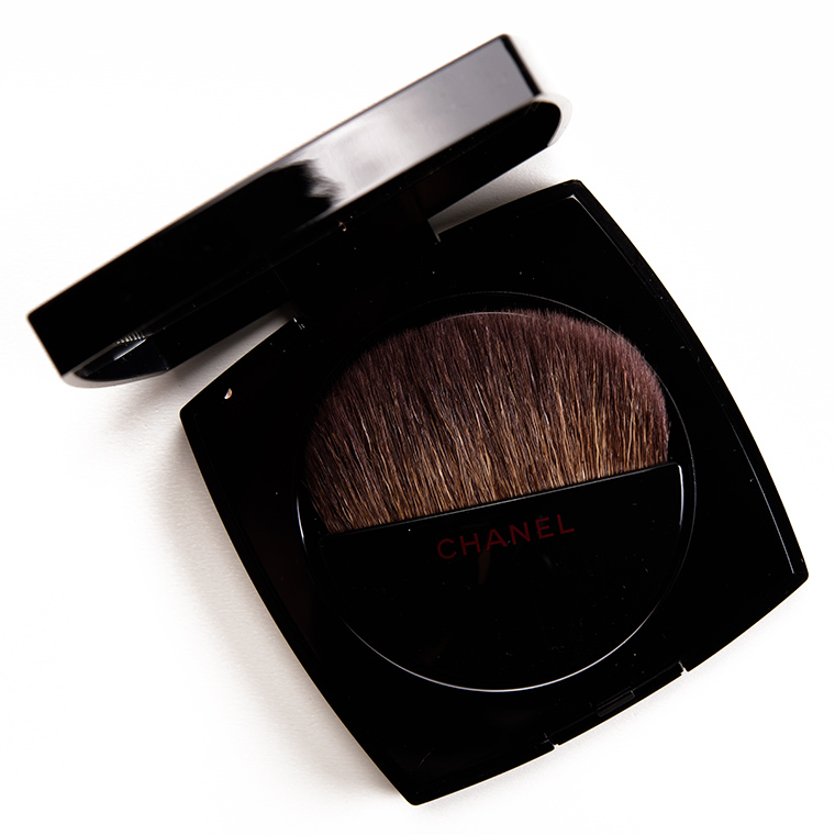 Chanel Camelia de Chanel Illuminating Powder