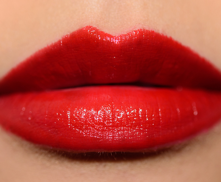 <p class="text-center">Chanel Carmin Le Rouge Crayon de Couleur</p>