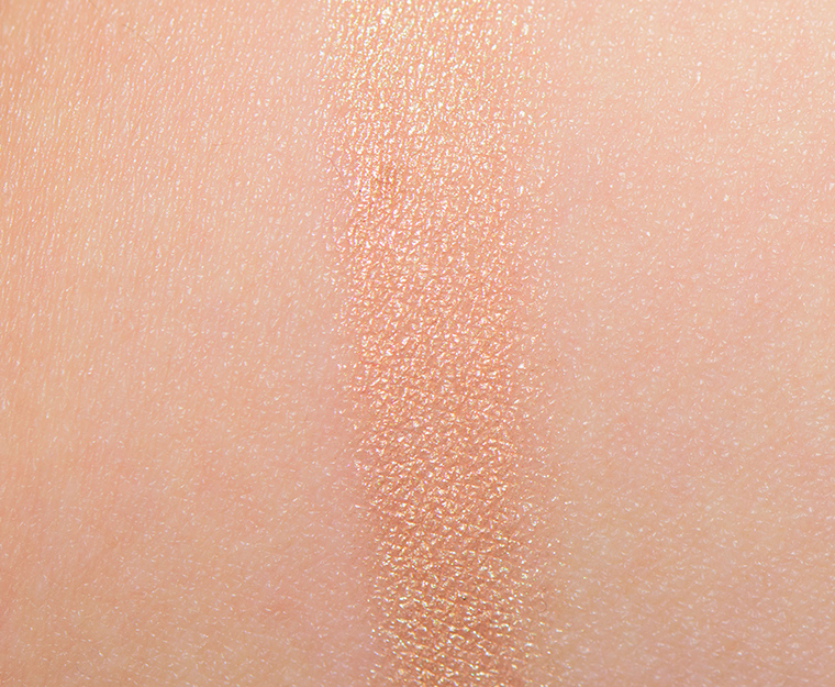 MAC Glowing Cream Colour Shadow