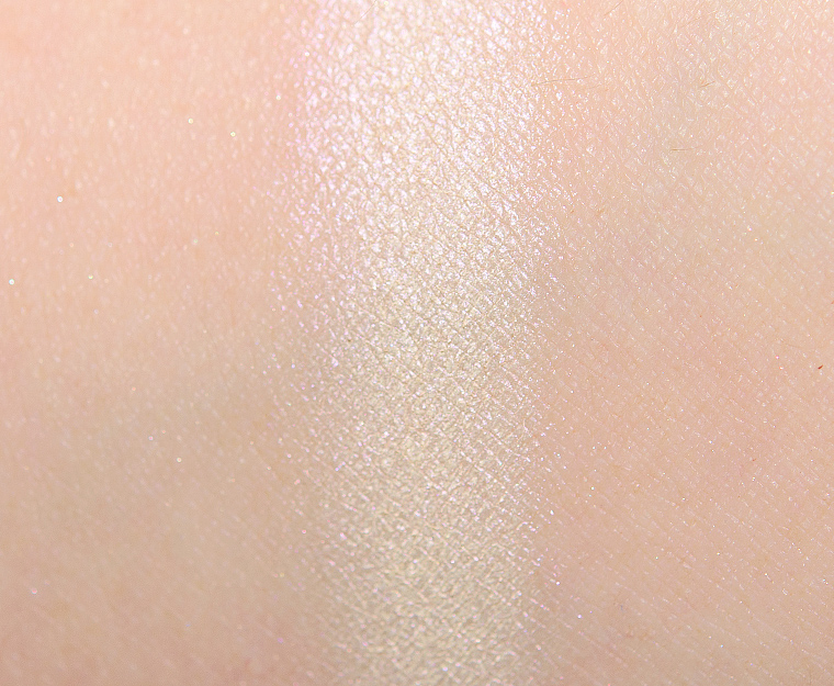 <p class="text-center">Urban Decay Blonde Eyeshadow (Discontinued)</p>