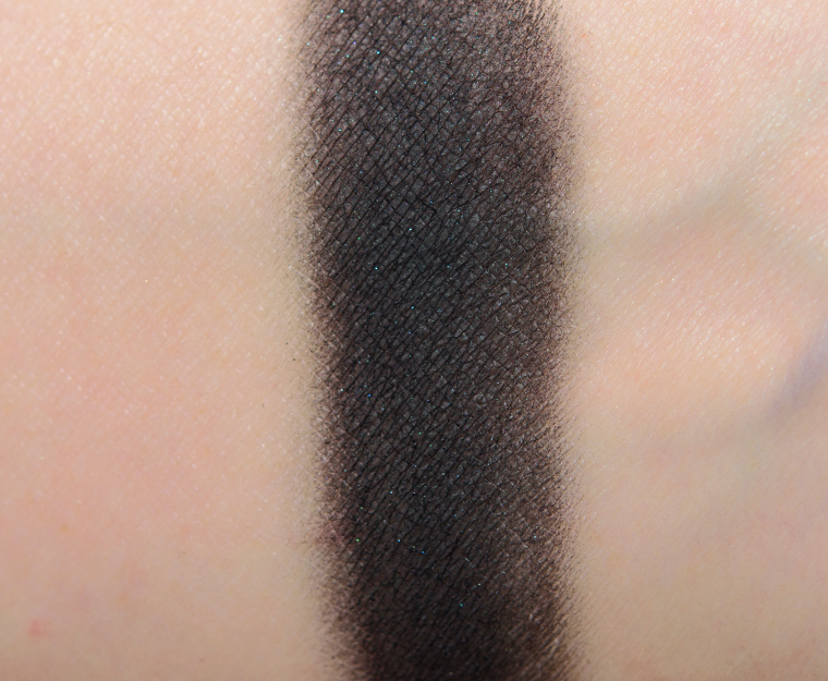 <p class="text-center">Urban Decay Blackout Eyeshadow (Discontinued)</p>