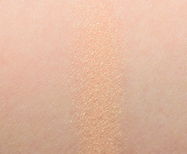 <p class="text-center">MAC Glam Gold Eyeshadow</p>