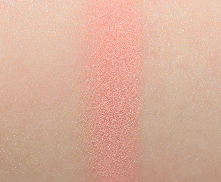 <p class="text-center">MAC Nutrelle Eyeshadow</p>