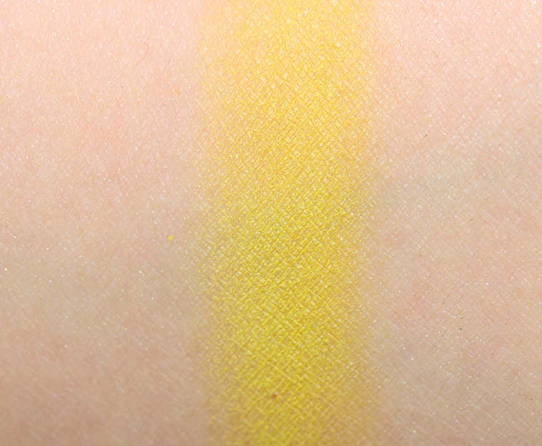 <p class="text-center">MAC Lemon Rush Eyeshadow</p>