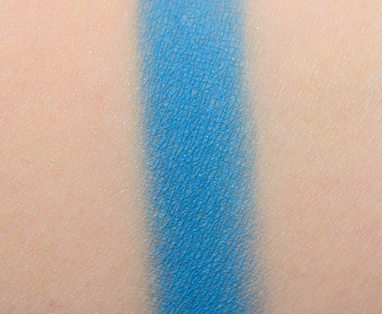 <p class="text-center">MAC Liquid Sky Eyeshadow</p>