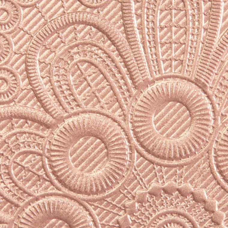 Burberry No. 04 Rose Gold Fresh Glow Highlighter Review & Swatches