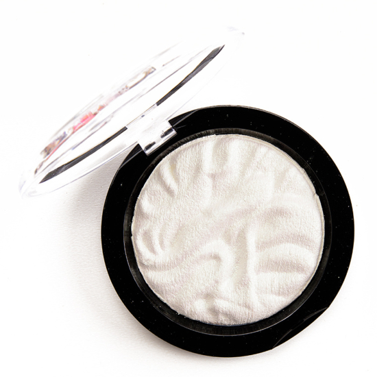 Makeup Revolution Holographic Lights Strobe Highlighter