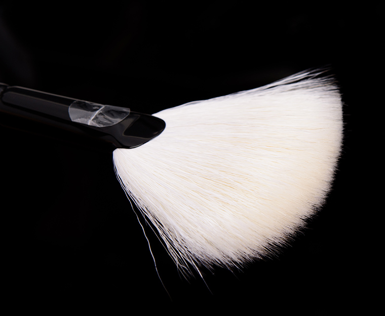 Wayne Goss Brush 15 (White)  