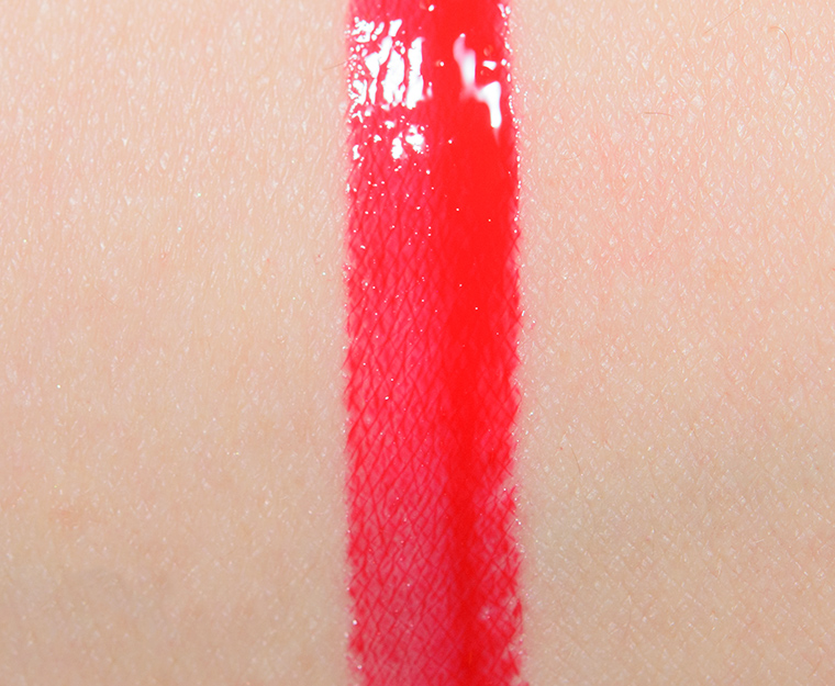 <p class="text-center">MAC Fortune Red Lipglass</p>