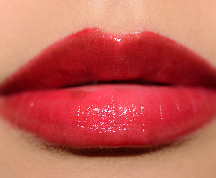 <p class="text-center">MAC Fortune Red Lipglass</p>