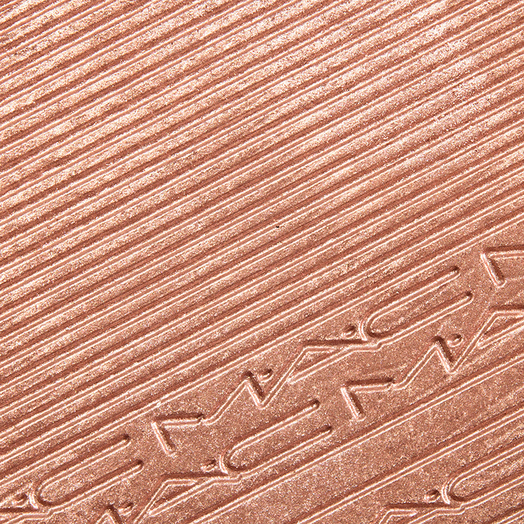MAC Superb Extra Dimension Skinfinish