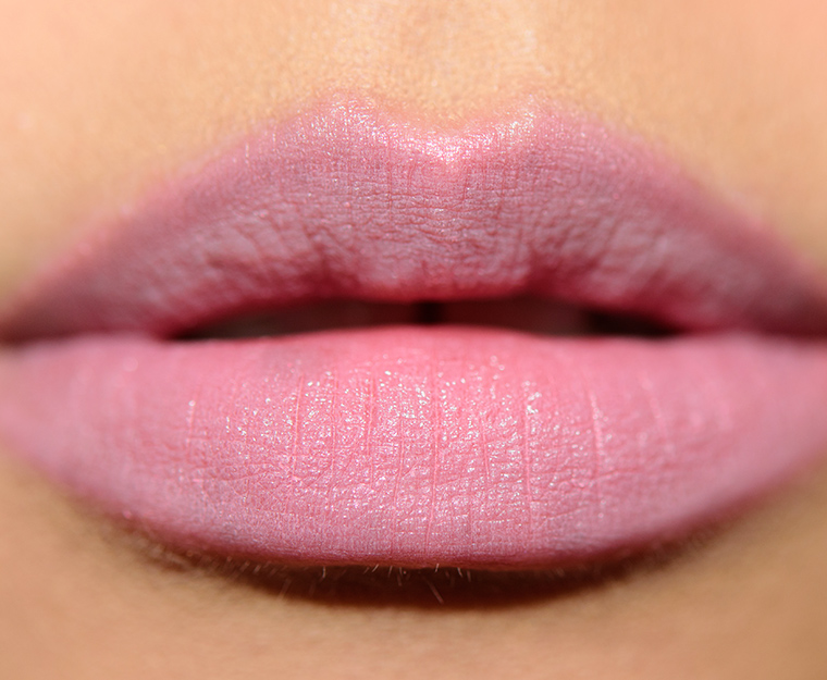 <p class="text-center">MAC Lazy Sunday Casual Colour Lip & Cheek Colour</p>