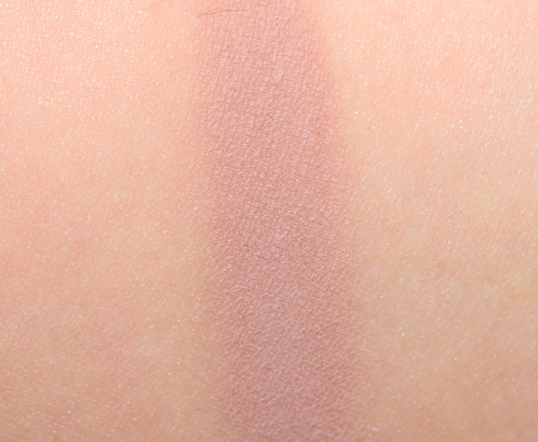 <p class="text-center">Pretty Vulgar Unruffled Eyeshadow</p>