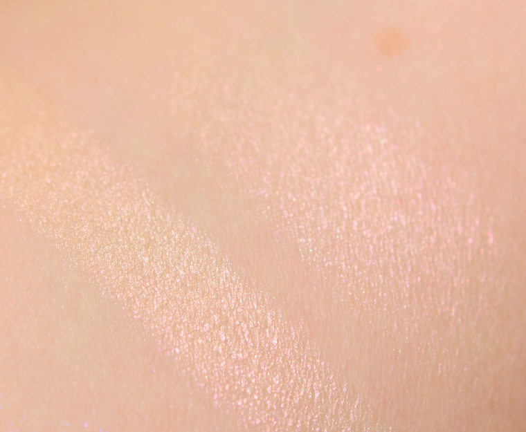Becca Champagne Dream Flashes Bellini Light Chaser Highlighter