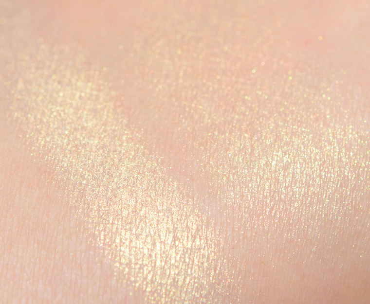 Becca Pearl Flashes Gold Light Chaser Highlighter