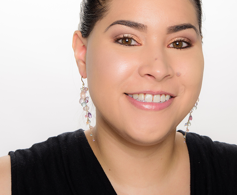 Becca Rose Quartz Flashes Seashell Light Chaser Highlighter