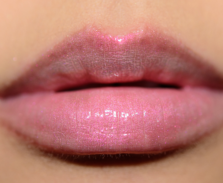 <p class="text-center">Huda Beauty Enchanting Lip Strobe</p>