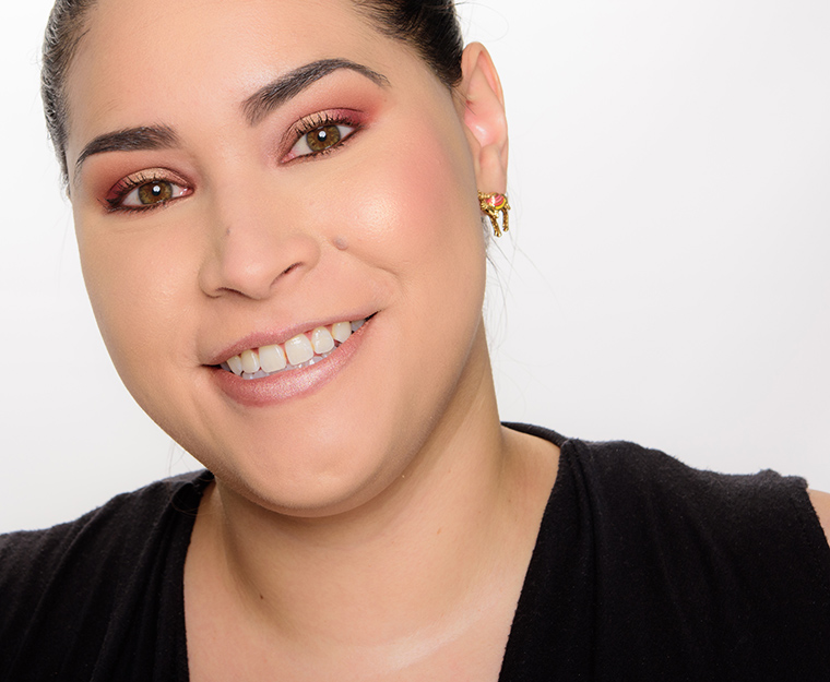 Huda Beauty Ibiza Powder Highlight