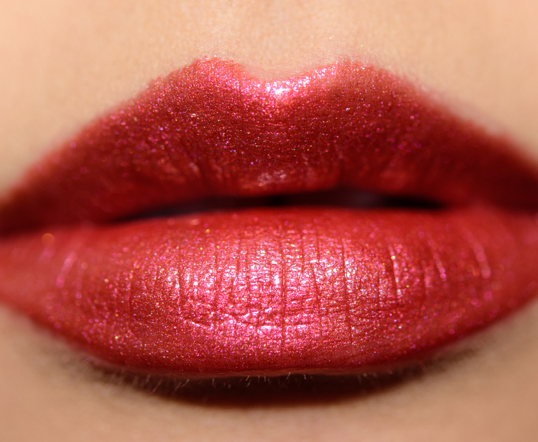 <p class="text-center">Huda Beauty Saucey Lip Strobe</p>