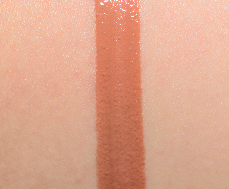 <p class="text-center">Jouer Maiden Lane High Pigment Lip Gloss</p>