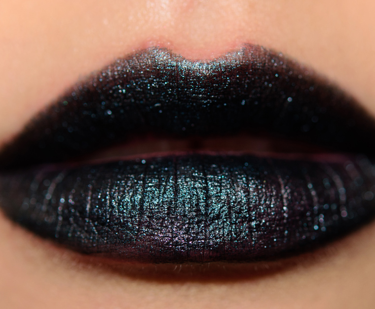 <p class="text-center">Maybelline Gunmetal Color Sensational Matte Metallics Lipstick</p>