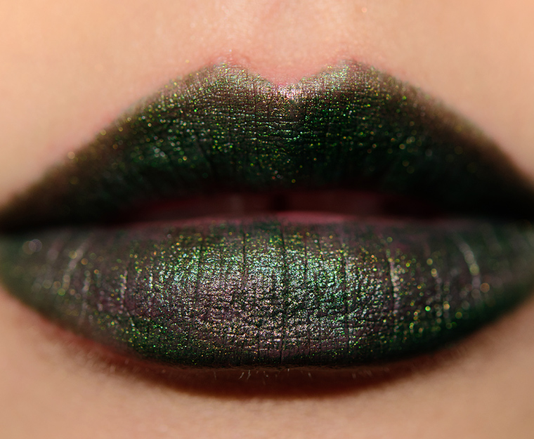<p class="text-center">Maybelline Serpentine Color Sensational Matte Metallics Lipstick</p>