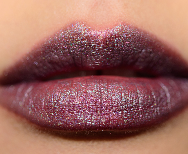 <p class="text-center">Maybelline Smoked Silver Color Sensational Matte Metallics Lipstick</p>