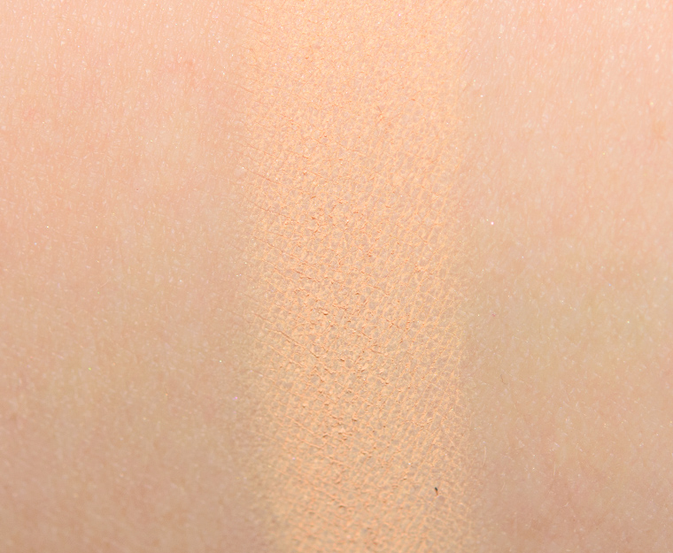 Huda Beauty Desert Sand Textured Shadow