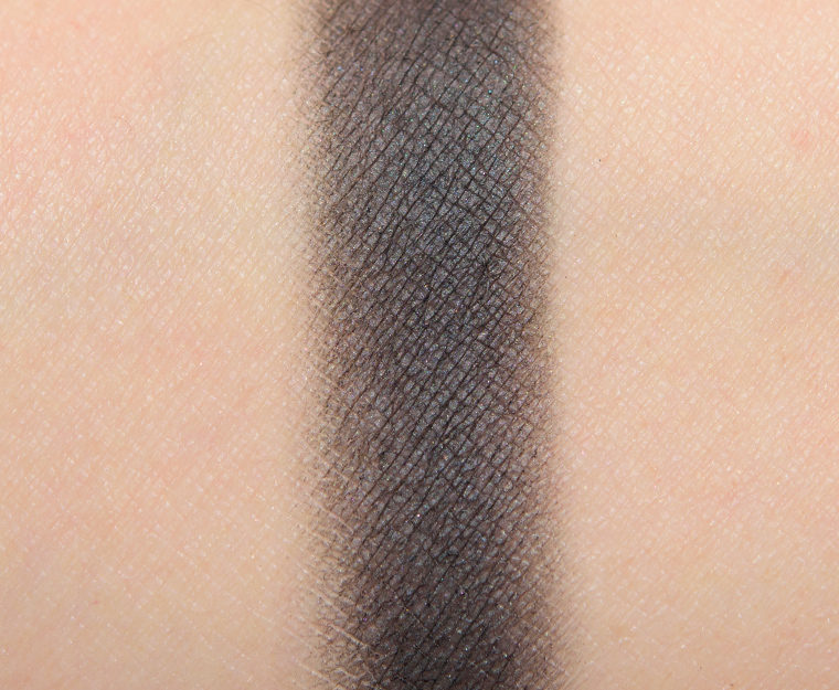 <p class="text-center">MAC Gameplayer MAC Girls Eyeshadow</p>