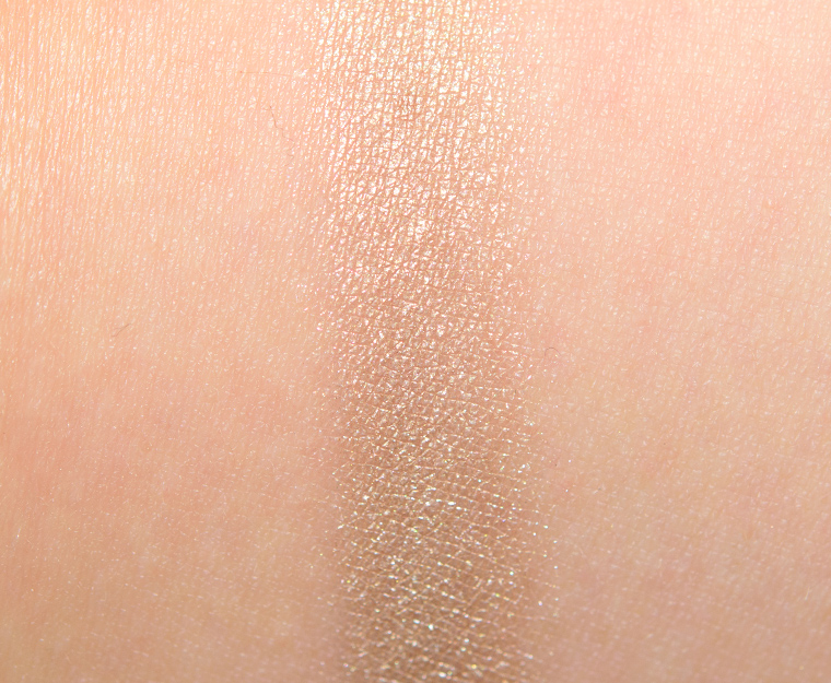 <p class="text-center">MAC Hot to Trot MAC Girls Eyeshadow</p>