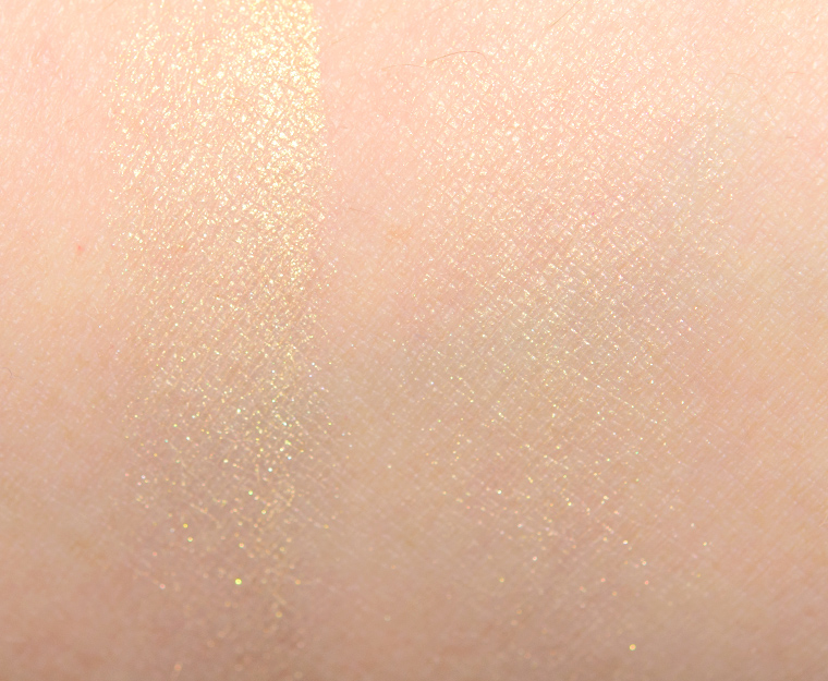 <p class="text-center">MAC Gimme That! Opalescent Highlighter</p>