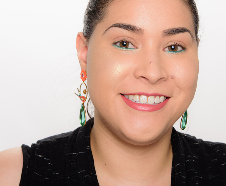 MAC Gimme That! Opalescent Highlighter
