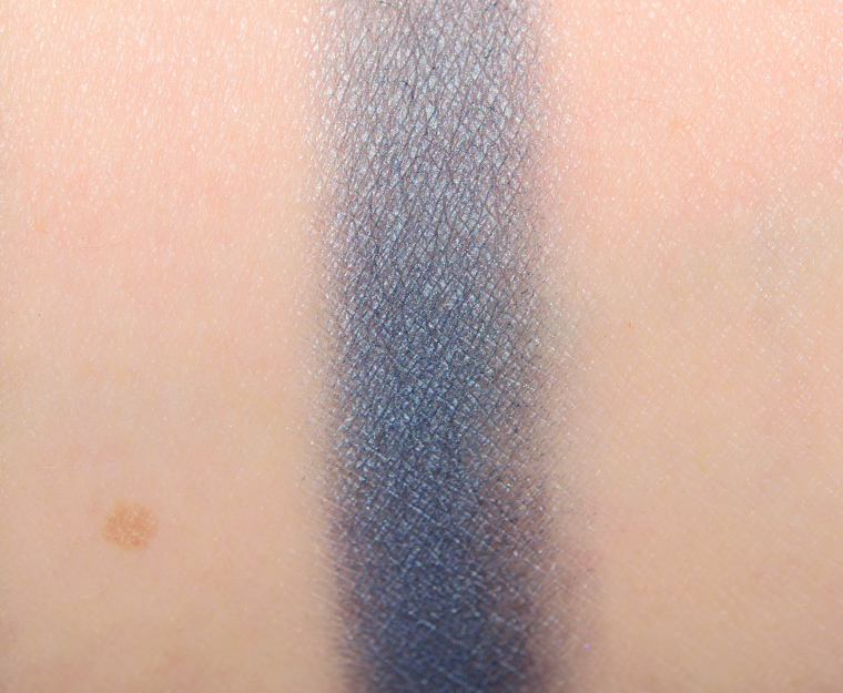 <p class="text-center">MAC Blk-ish MAC Girls Eyeshadow</p>